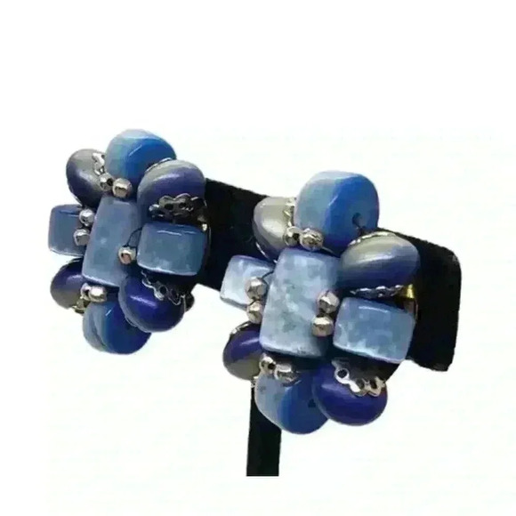 Vintage Earrings Blue Cats eye Moonglow Beaded Clip On Japan 1950s Cats Eye - Picture 3 of 9